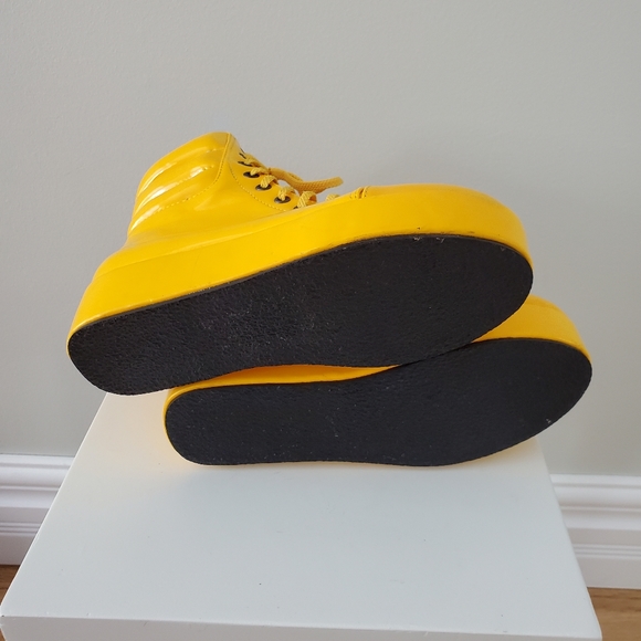 YES HighTops - Picture 4 of 9